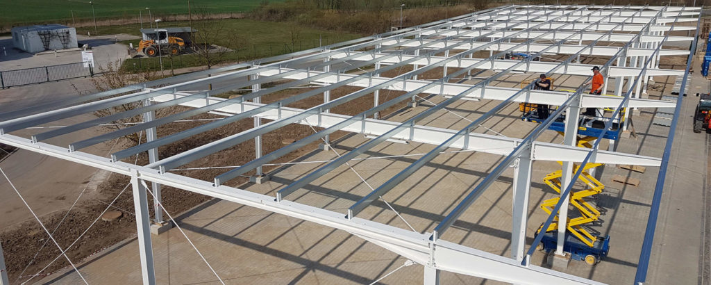 Kametal posiada własne zaplecze produkcyjne o łącznej powierzchni 3 500 m2 oraz 1 ha utwardzonych placów.

W naszych zakładach w Halen – Belgia oraz w Grębocinie k. Torunia – Polska produkujemy elementy stalowe stanowiące wyposażenie budowanych przez nas zbiorników...